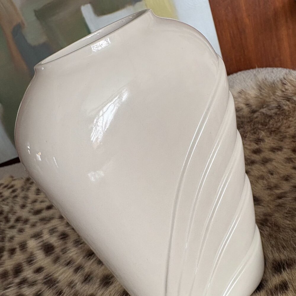 Vintage 80s Mod Cream Ceramic Wave Vase